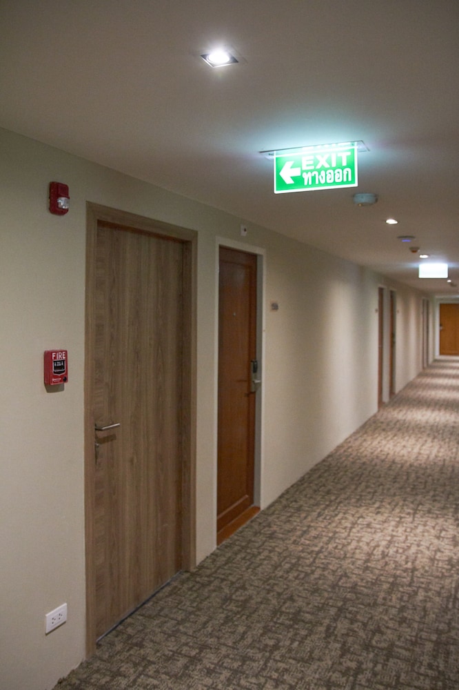 Almas Hotel Bangkok 41/65
