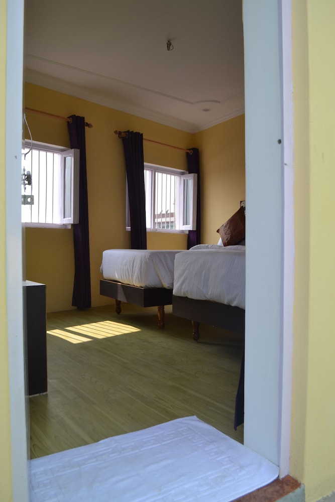 Tara Guest House 32/68