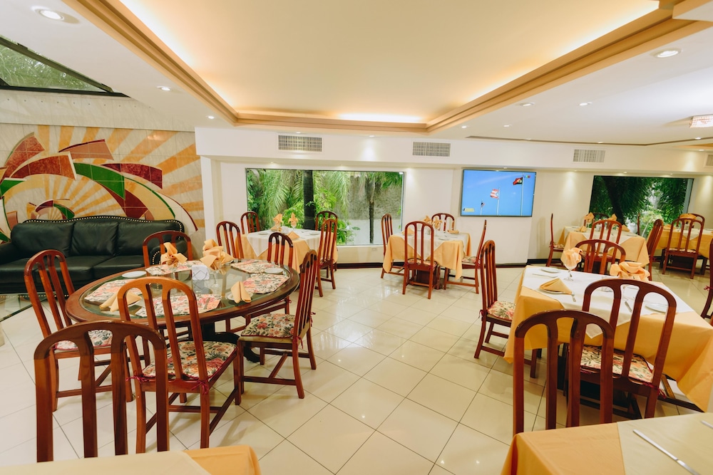 Arenal Hotel 38/50