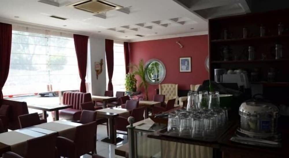 Anibal Hotel 20/38