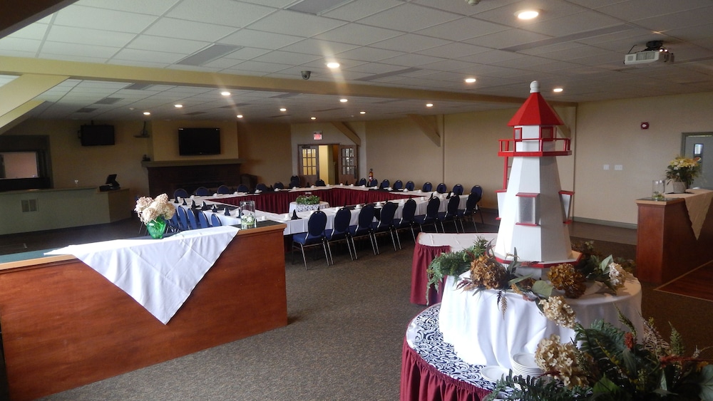 Slemon Park Hotel & Conference Centre 22/35