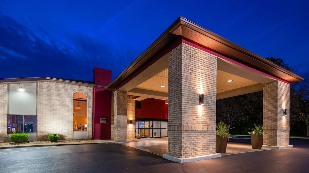 Best Western Plus North Canton Inn & Suites 2/62