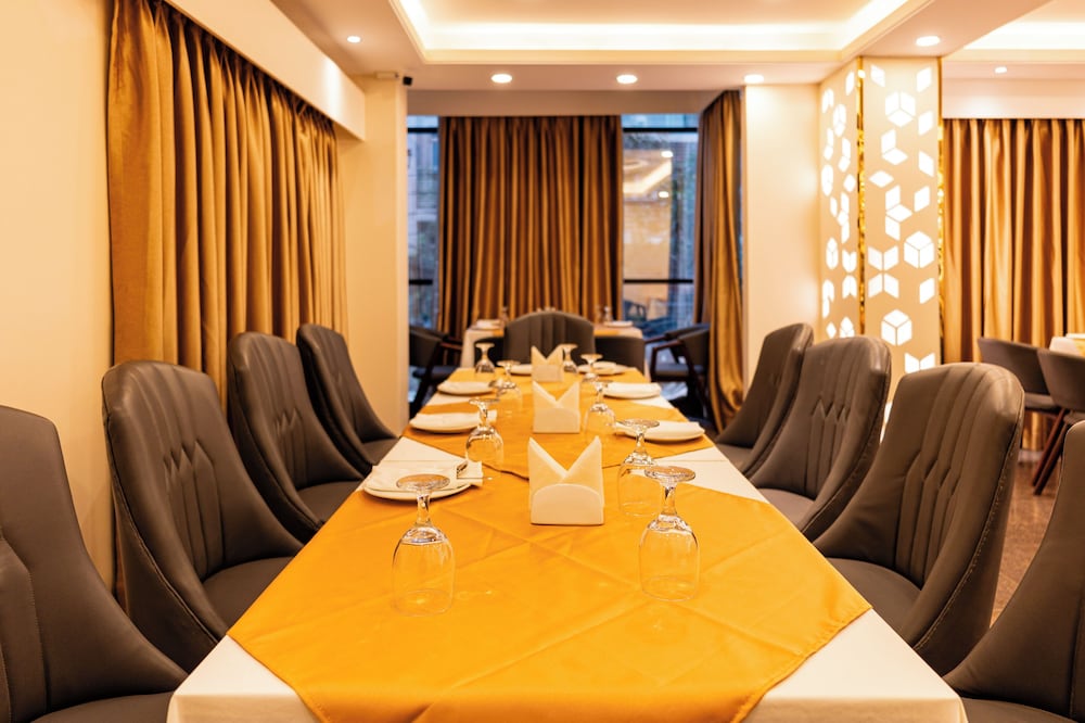 Marco Polo Dhaka 33/37
