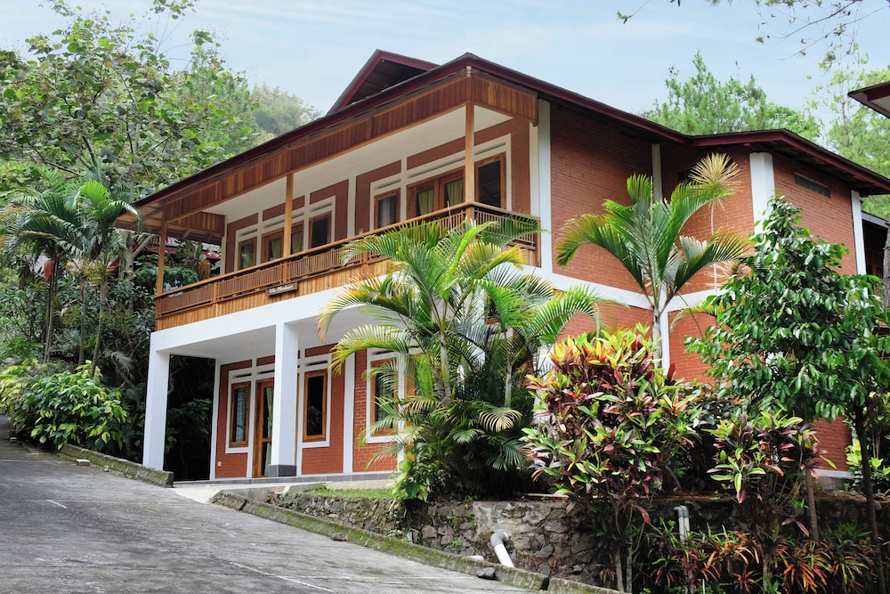 Jambuluwuk Convention Hall and Resort Batu in BATU
