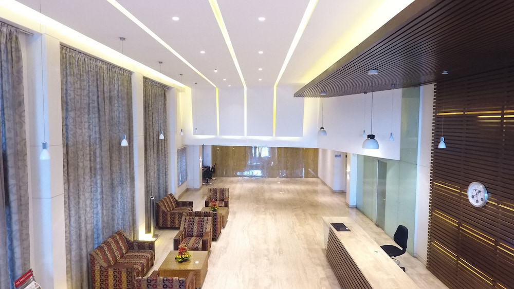 Maurya Hotel 41/66
