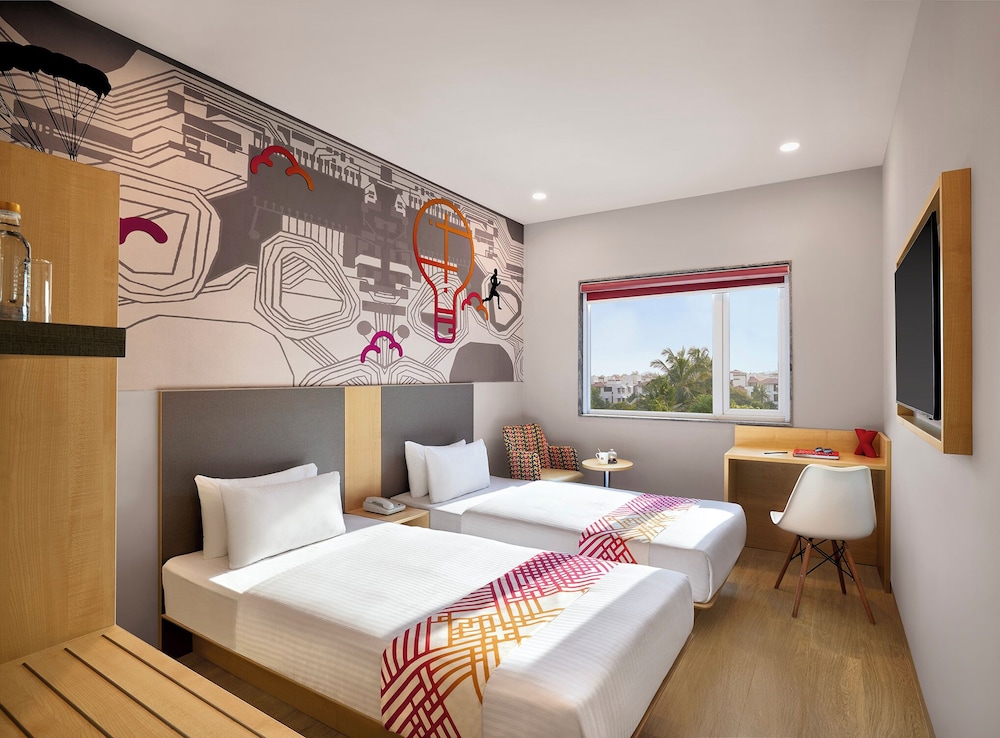 LUXURY, TWIN BEDS