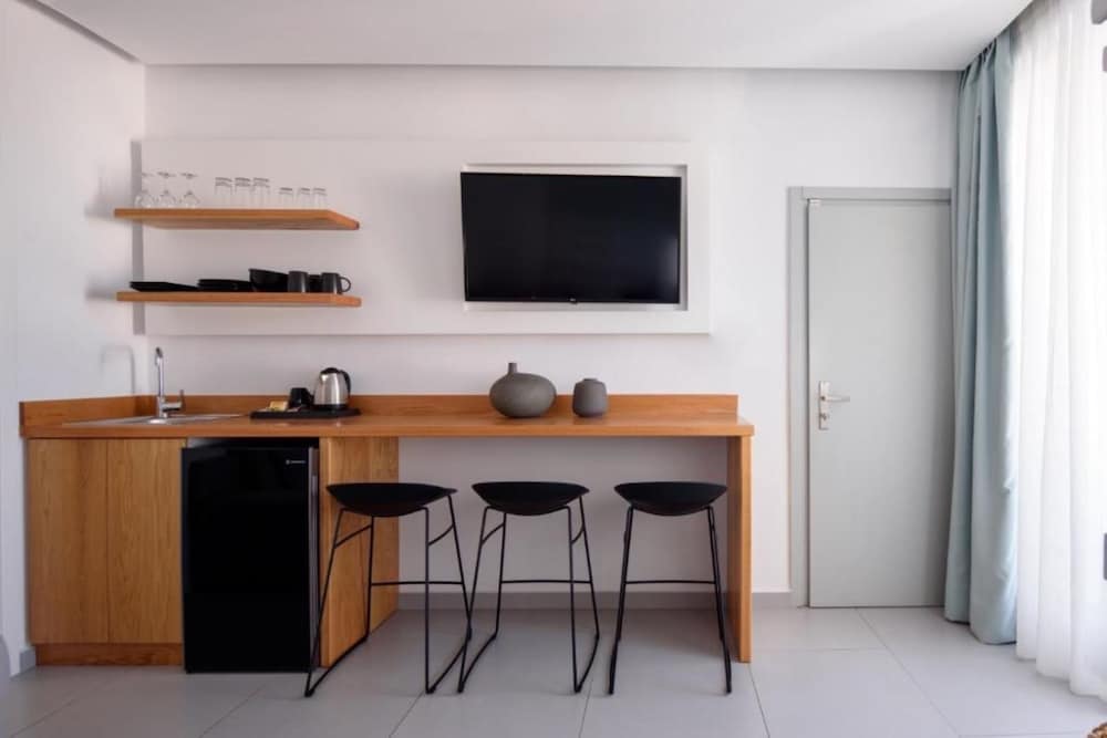 Harmony Suites 38/50