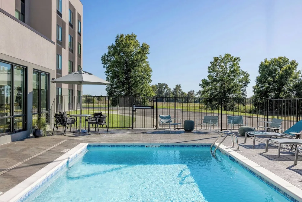 Fairfield by Marriott Inn & Suites Forrest City 17/33