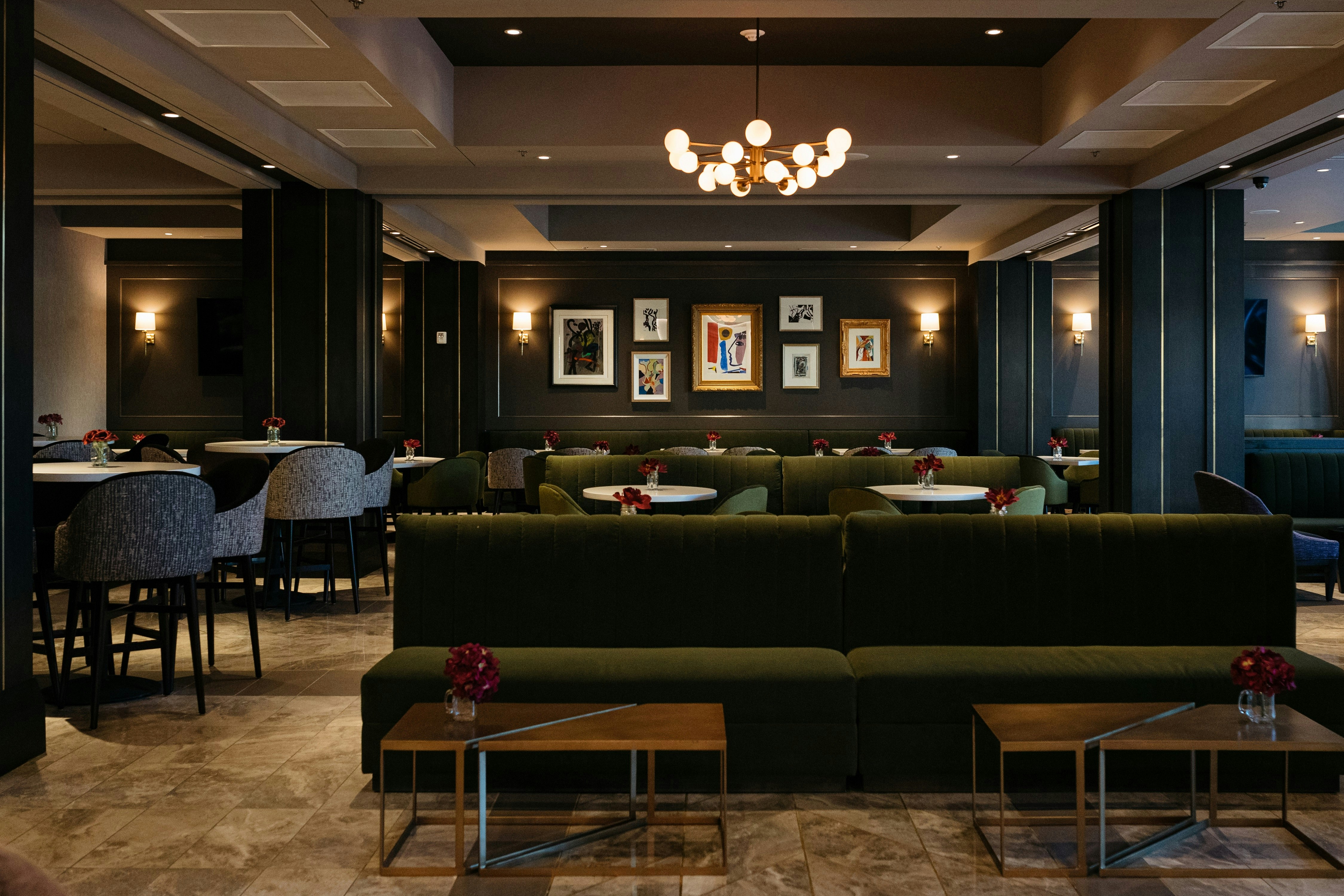 The Axis Moline Hotel Tapestry Collection By Hilton 12/15