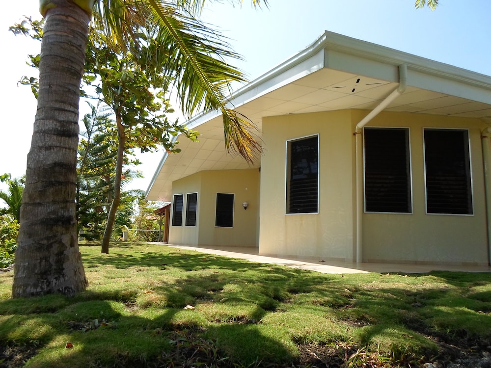 Meili Beach Resort 51/57