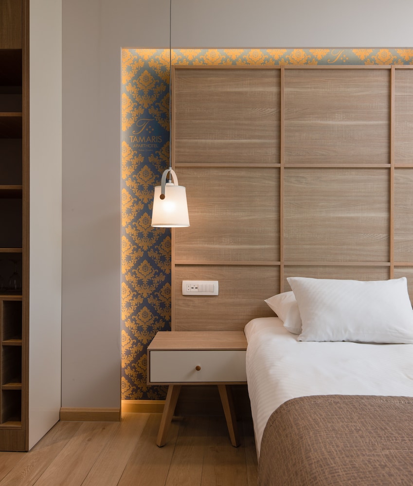 APARTHOTEL TAMARIS 29/74