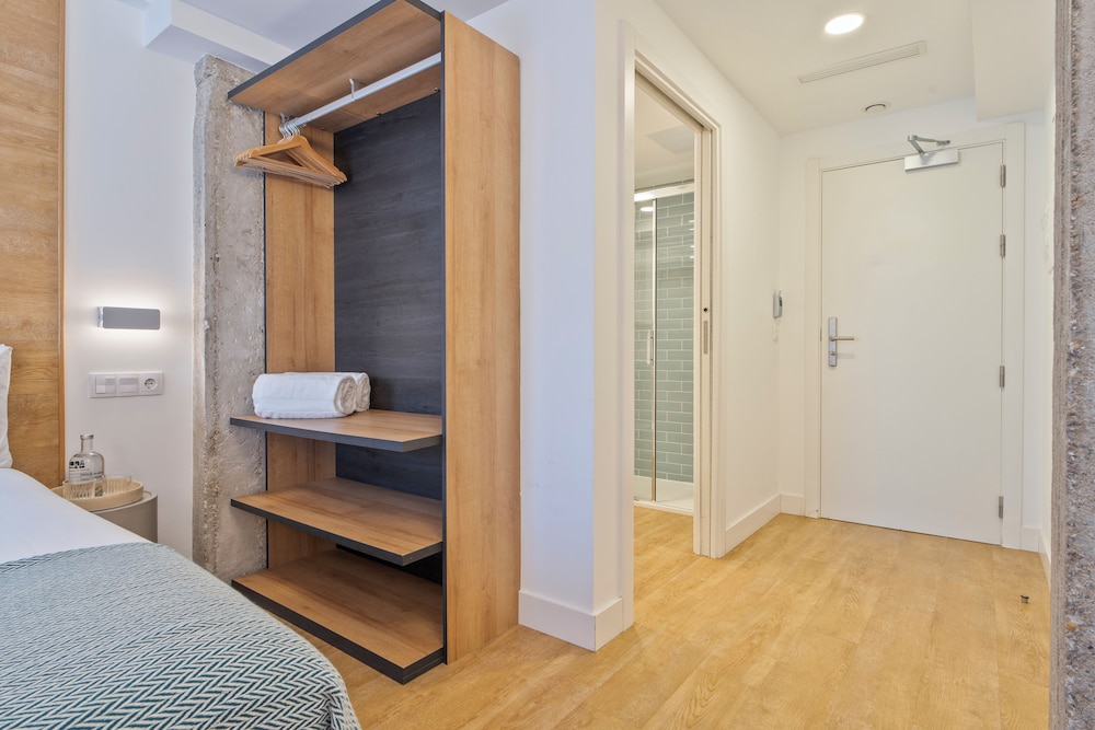Colectia Hotel Ondarreta 18/38