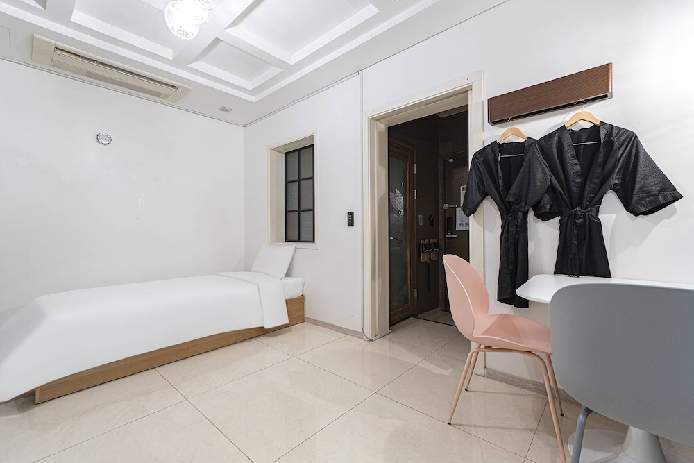 Ciel hotel 19/84