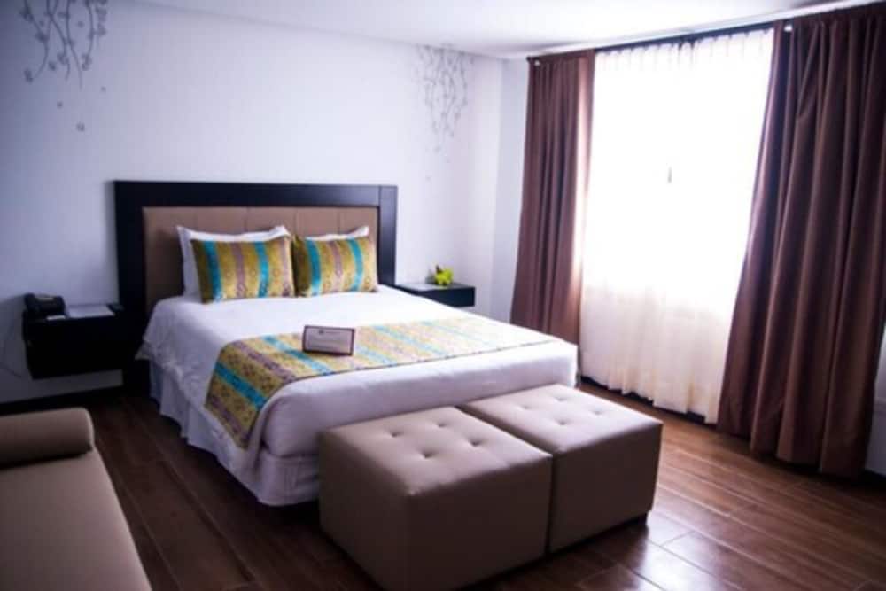 Hotel Embassy 18/57