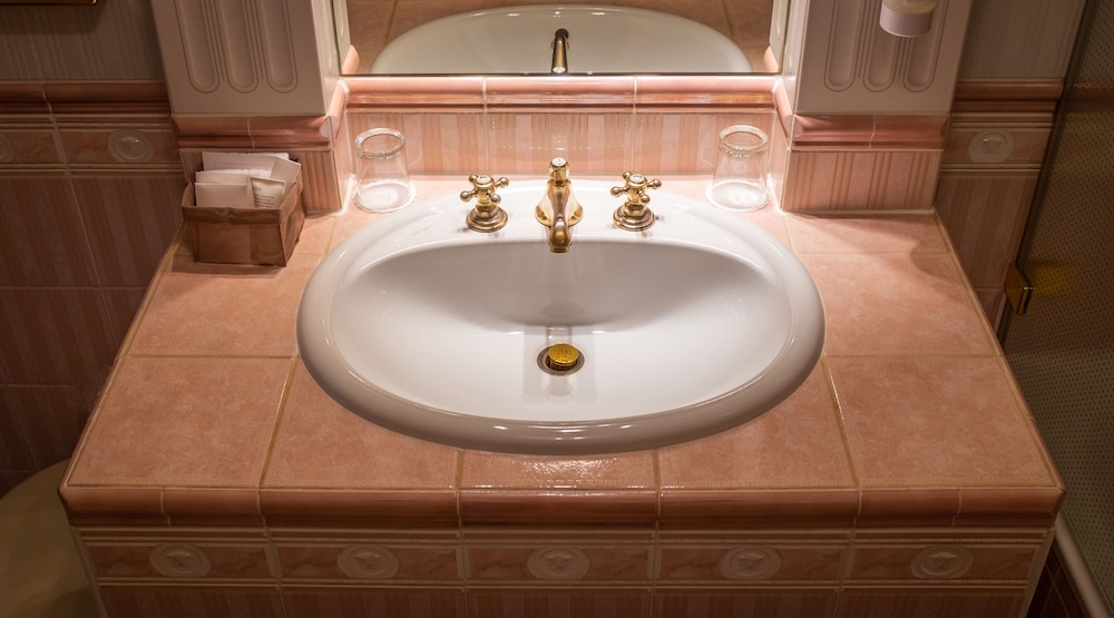SCHLOSSHOTEL ROMISCHER KAISER 20/52