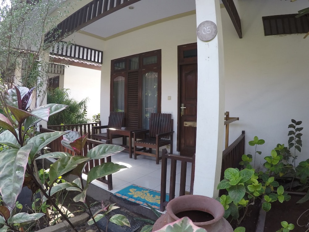 Gili Smile Bungalows 36/50