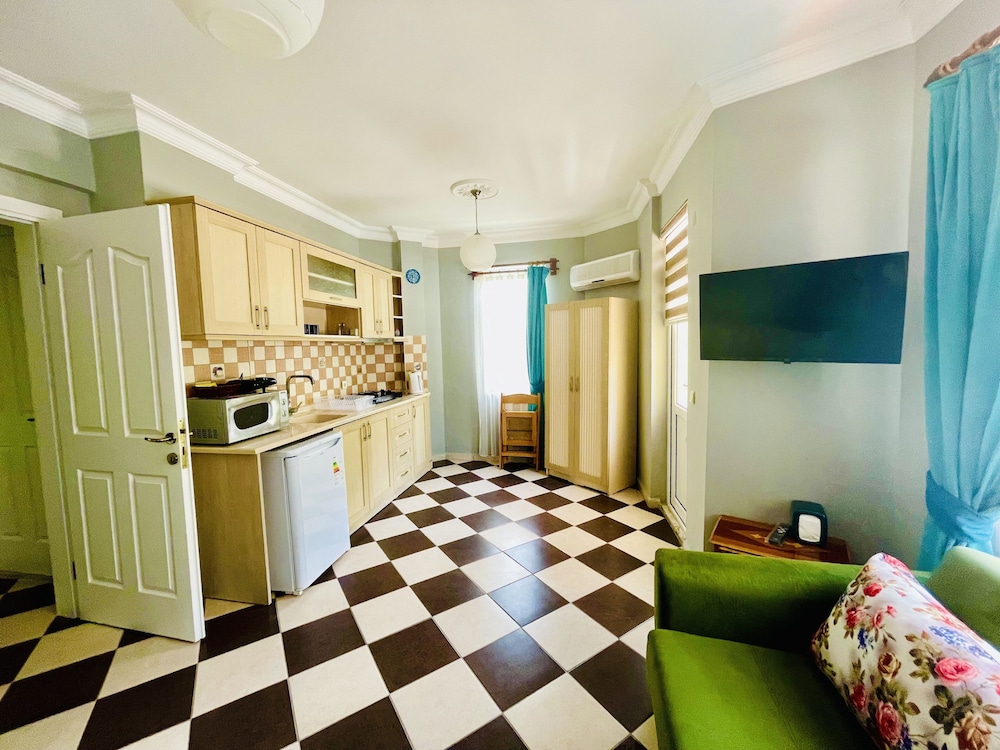 Mountain Valley Apart Hotel & Villas 6/50