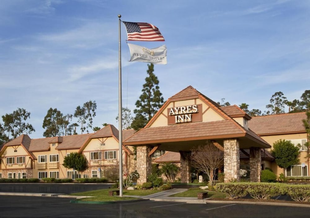 Ayres Inn Corona East 41/46
