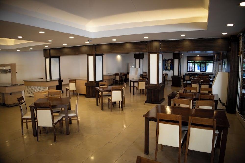 MAYA GOLF HOTEL 30/50