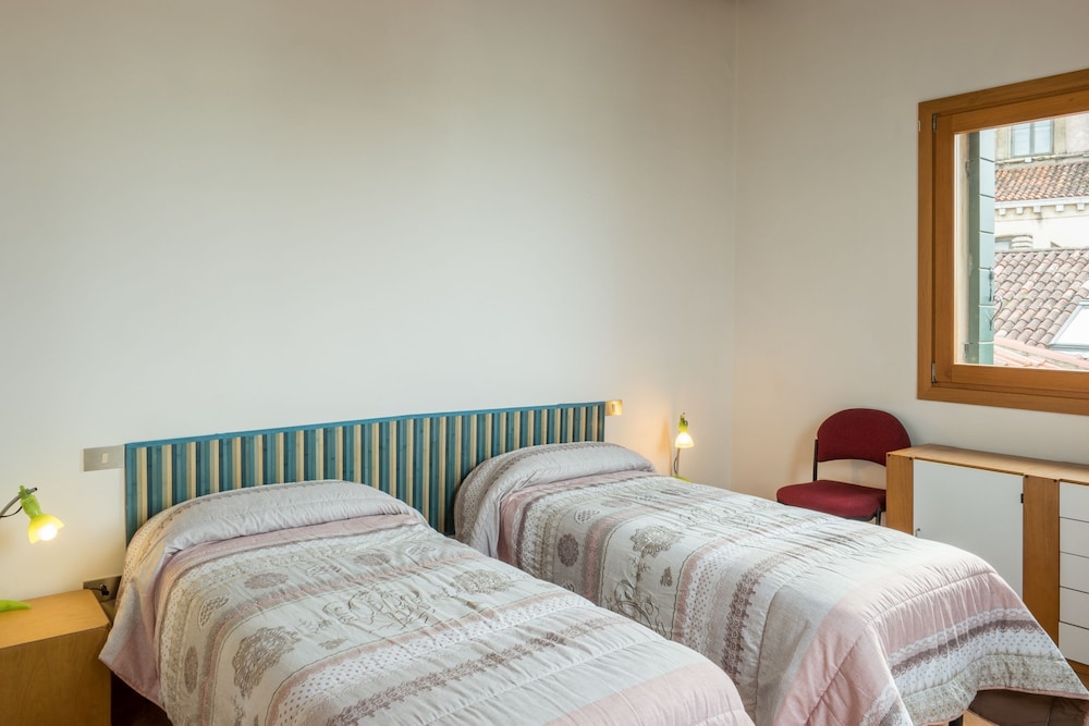 2 BEDROOMS, APARTMENT, OCEAN FRONT, KITCHEN