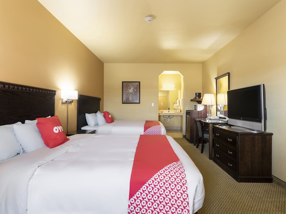 OYO Hotel Valley View TX, I-35 6/32