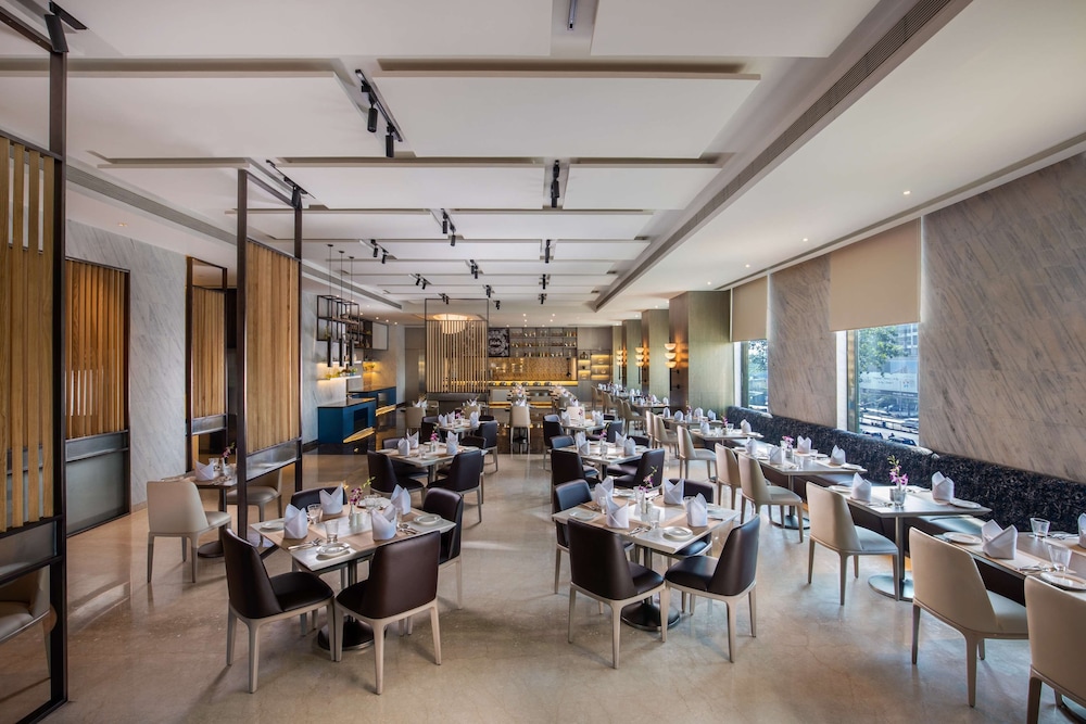 Royal Hometel Suites Dahisar Mumbai 24/43