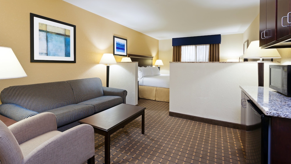 Holiday Inn Express And Suites Allentown West Ex Bw Plus Allentown Inn Suites 35/52