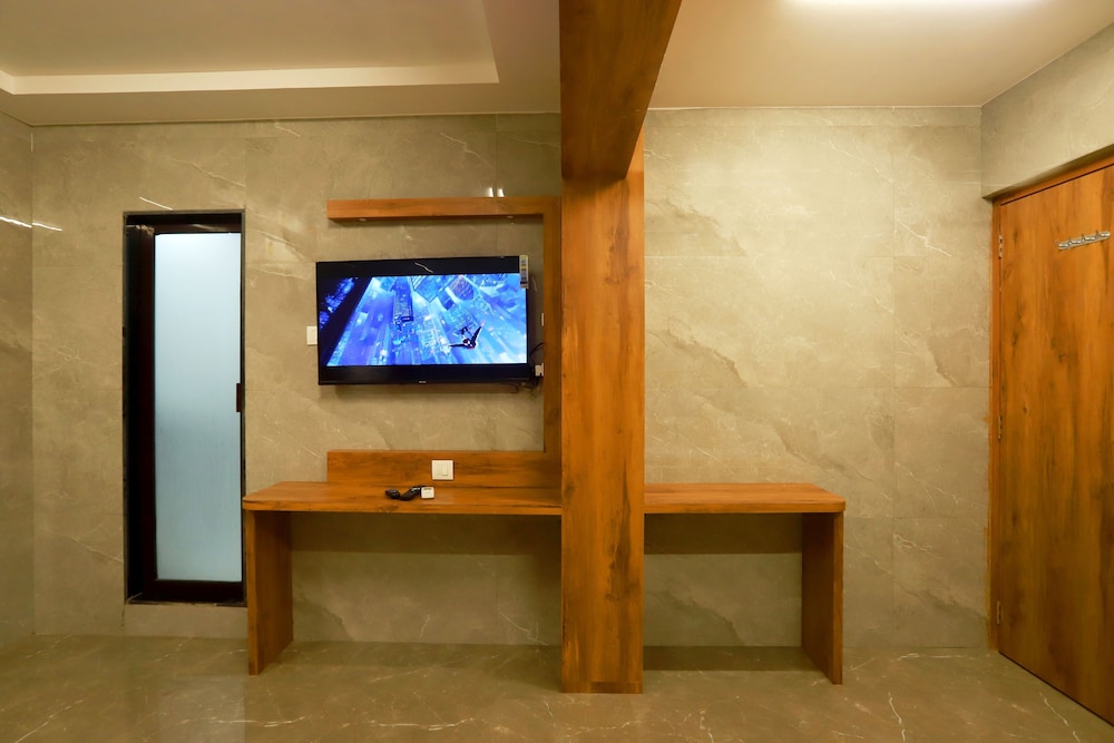 Hotel Karishma 3/26