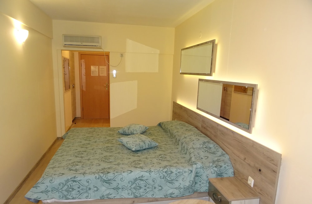 Victoria Hotel 18/50