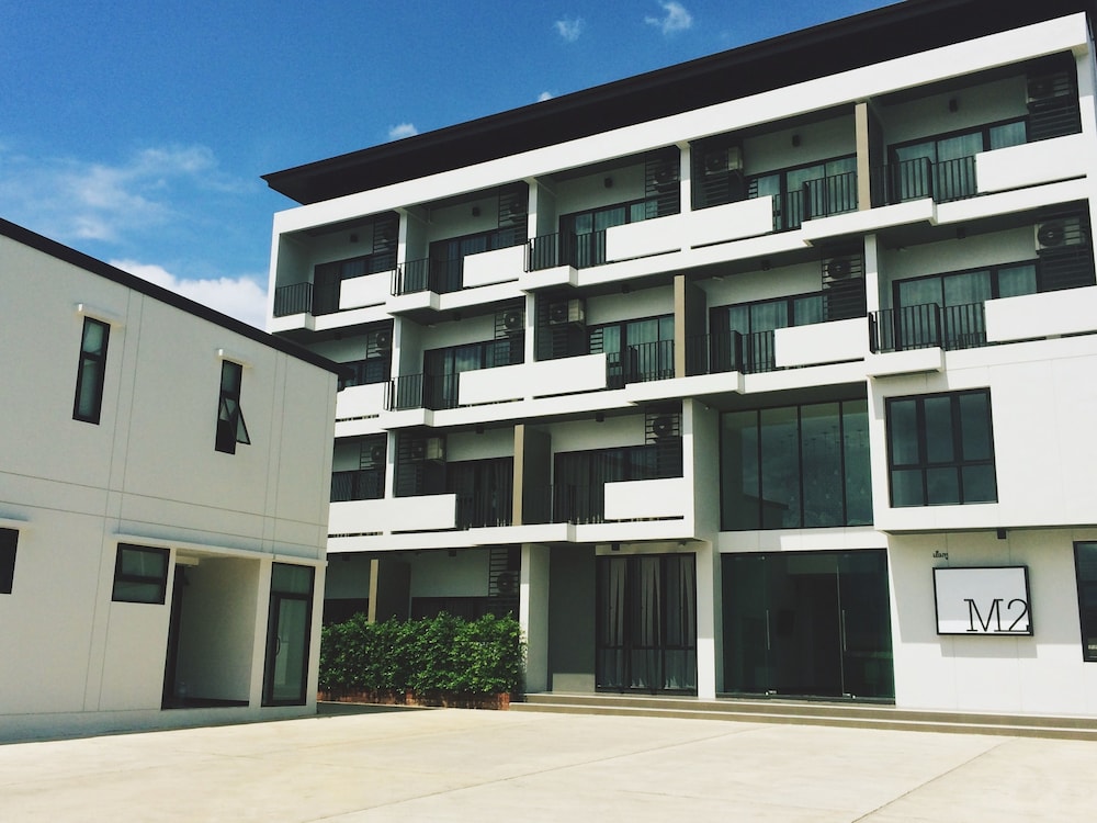M2 Hotel 5/42