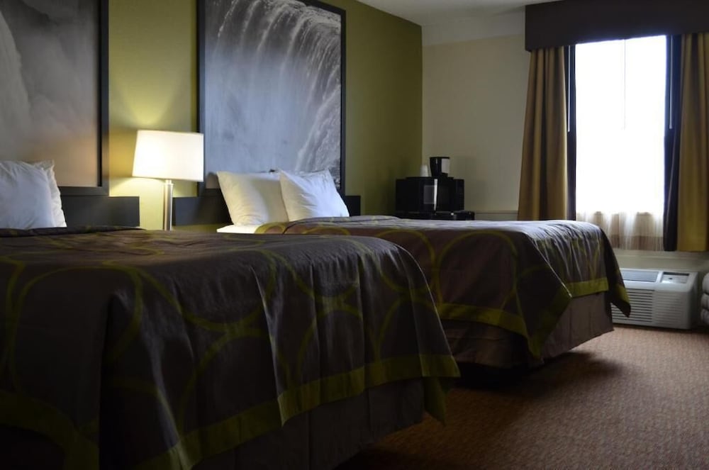 Hotel Hamburg NY 32/55