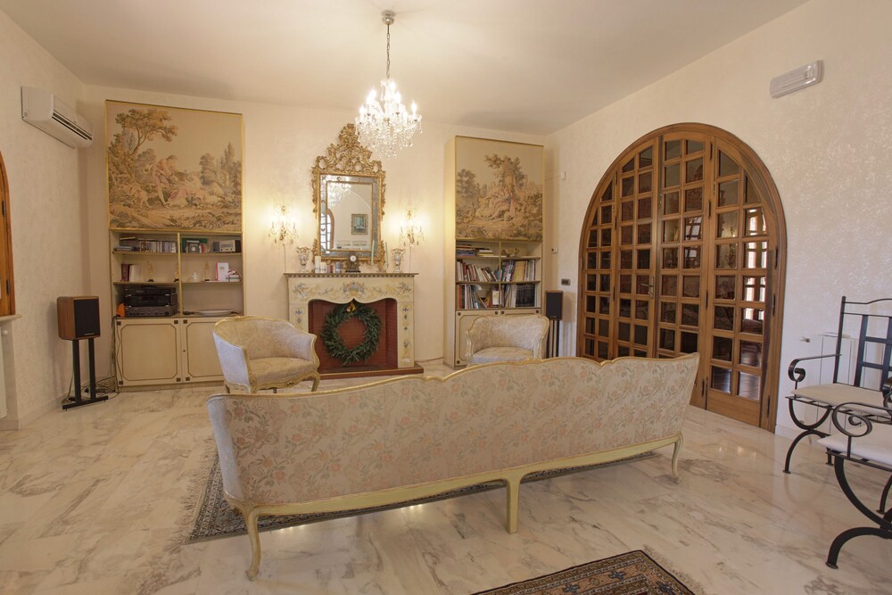 Villa Diana 32/50