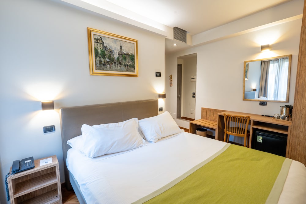 ECONOMY, QUEEN BED