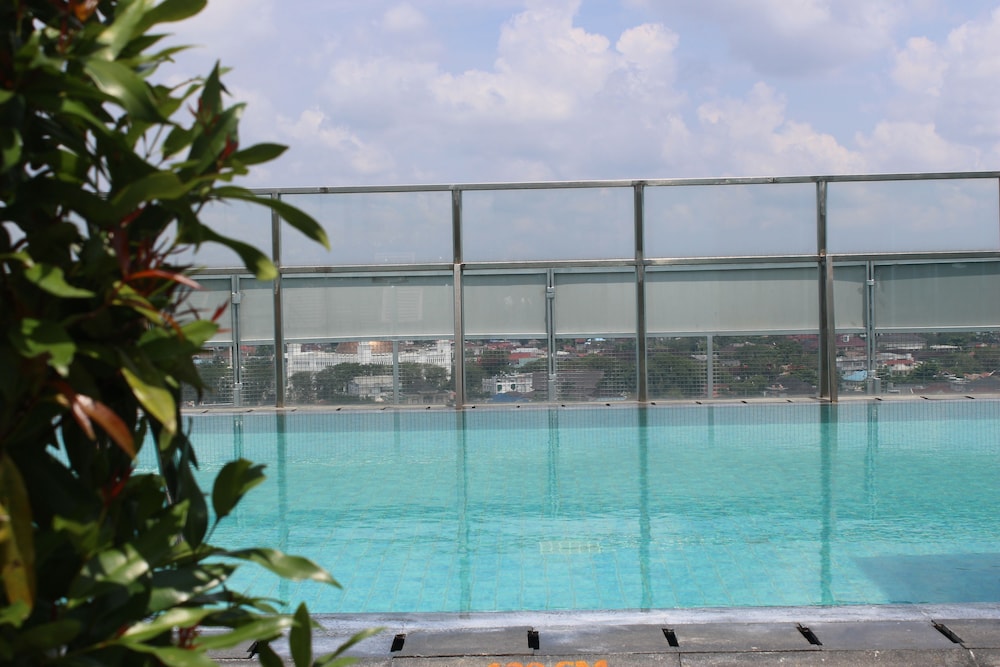 Harris Hotel Pontianak 48/50