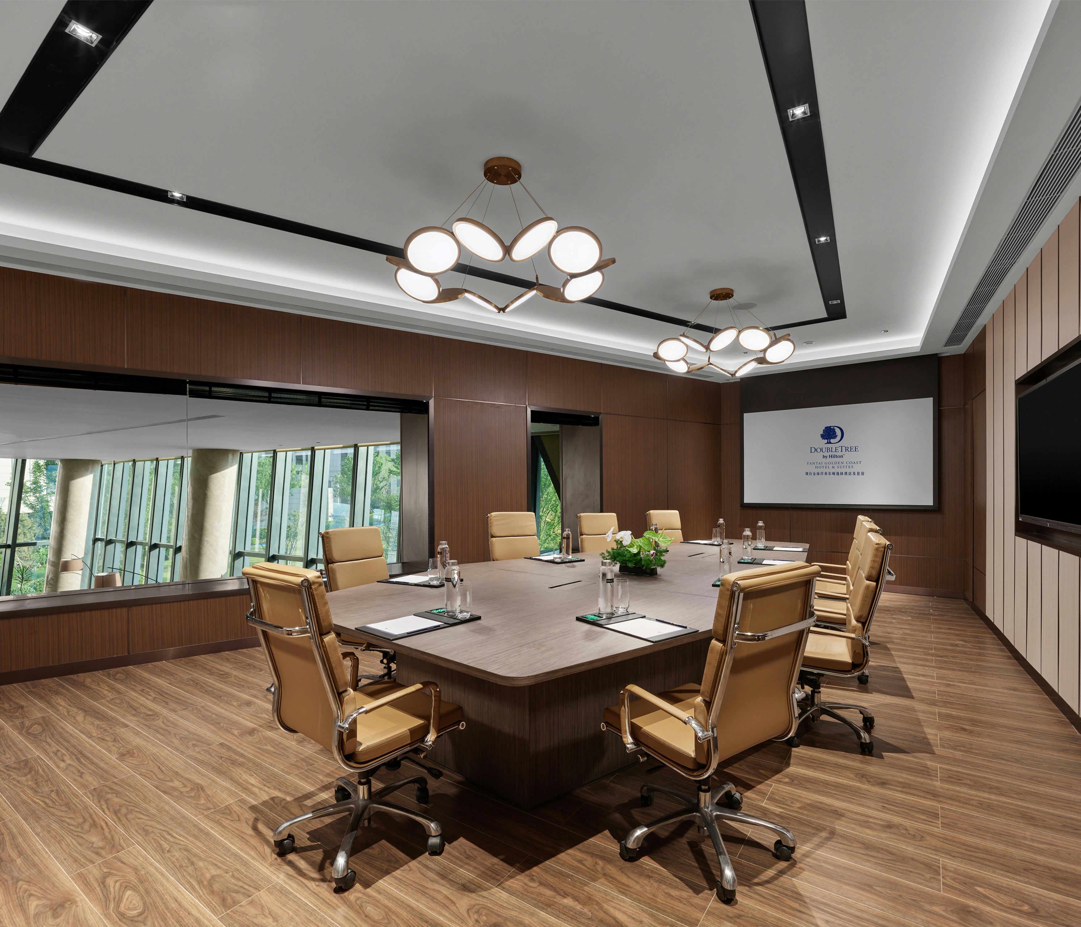 DoubleTree by Hilton Yantai Golden Coast Hotel and Suites 51/57