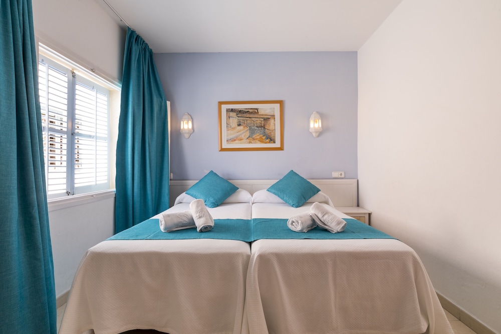 Hostal Ferrer 7/18