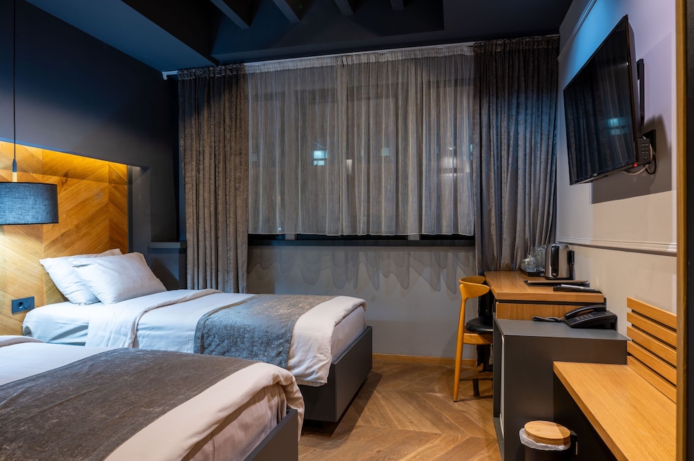 Hotel London B&B 7/44