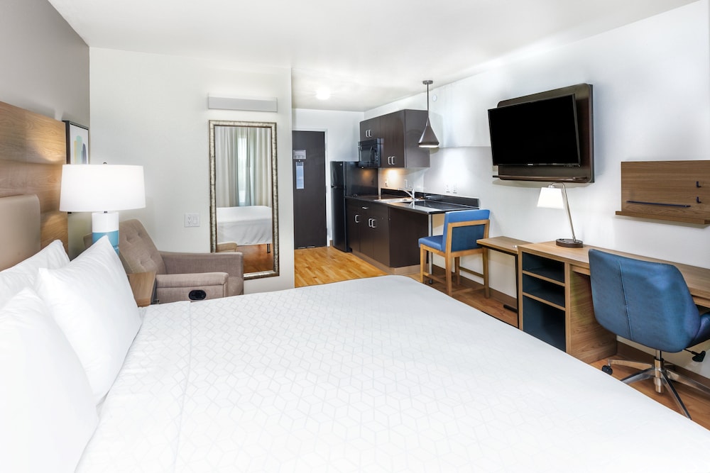 Candlewood Suites Muskogee, an IHG Hotel 14/51