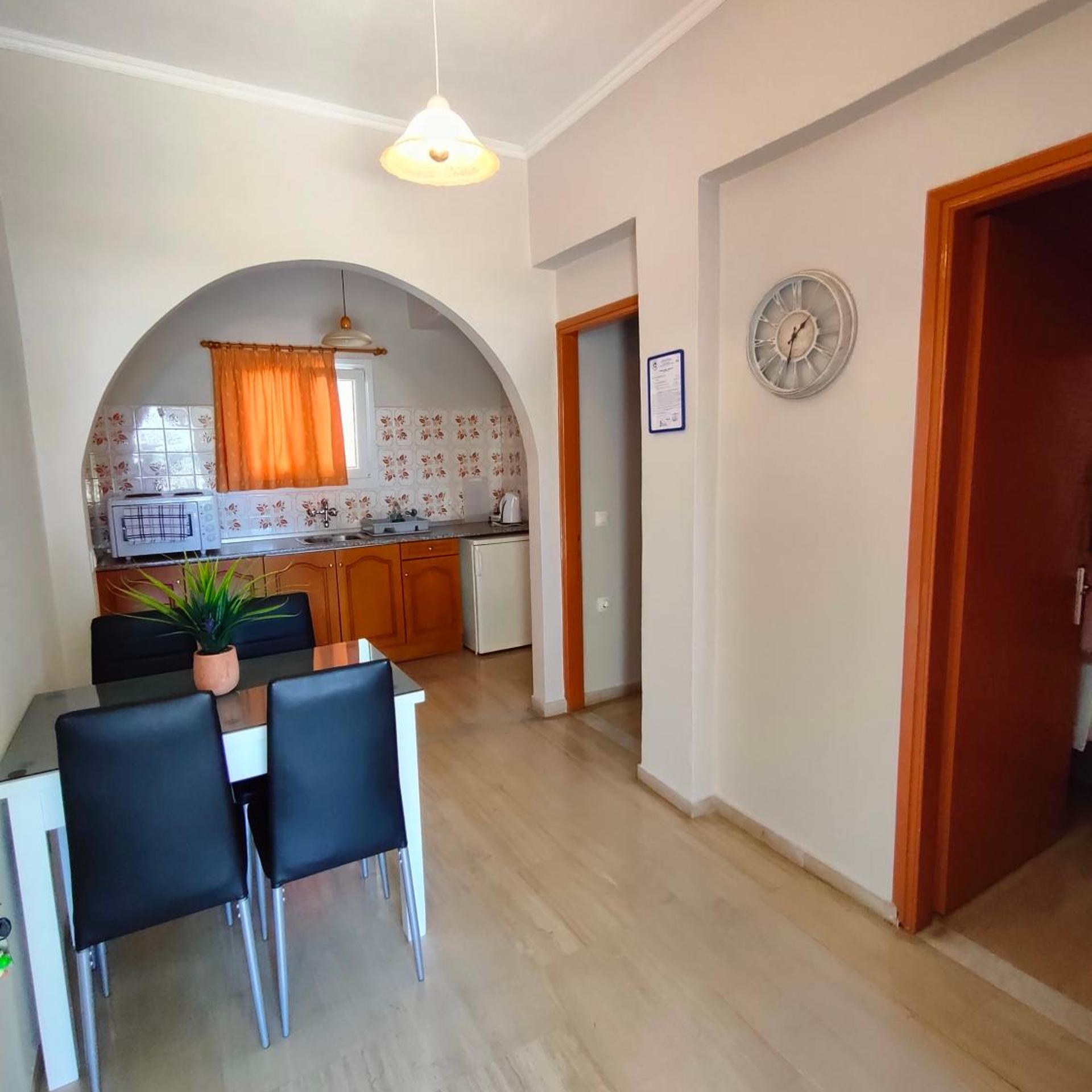 Dionisos Apartments 2/32