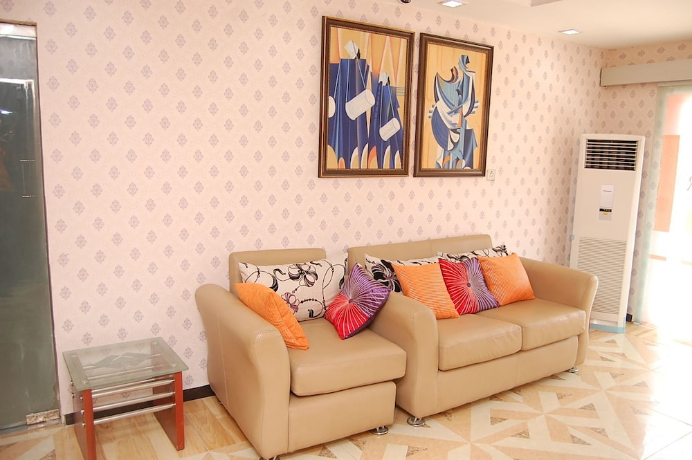 Avital Suites And Resort 55/75