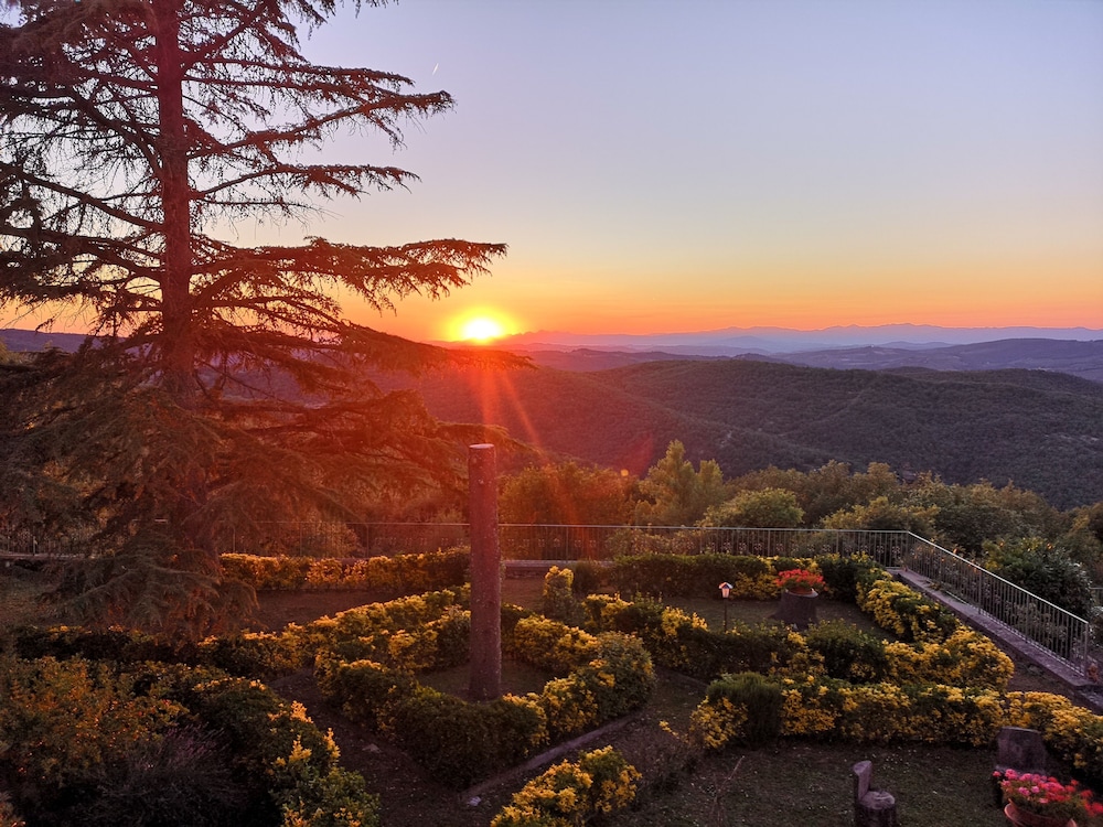 Villa Sant' Uberto Country Inn 53/65