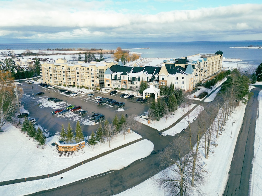 Living Water Resort 67/68