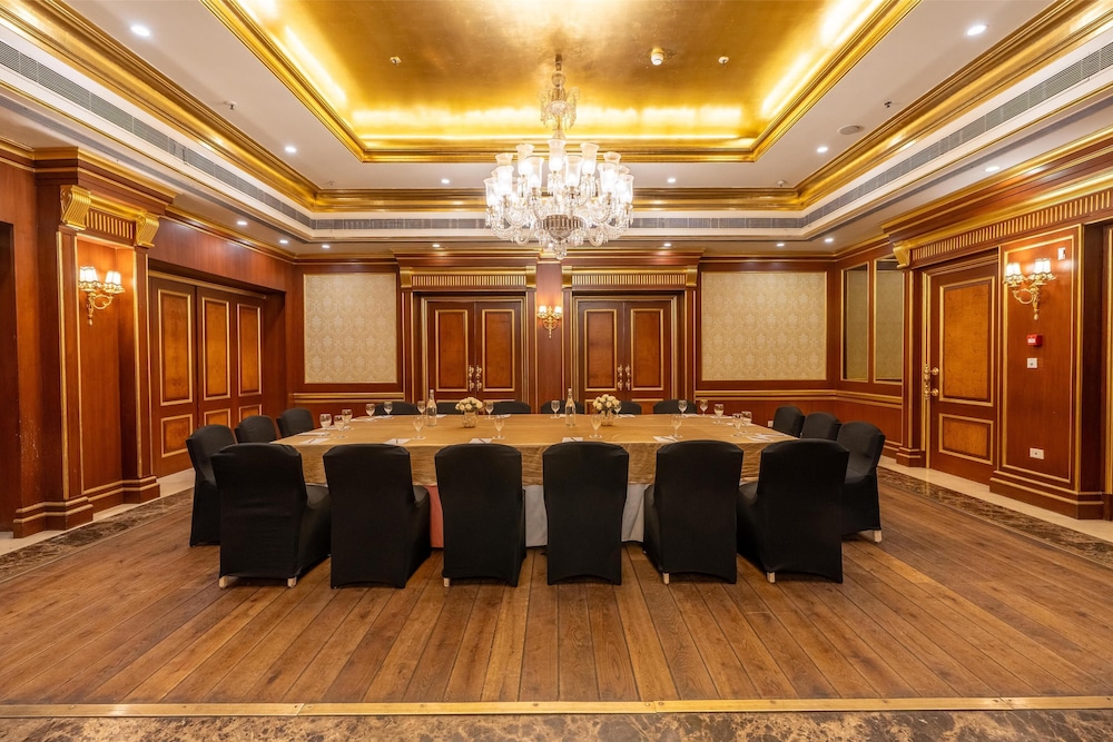 Radisson Hotel Jalandhar 40/50