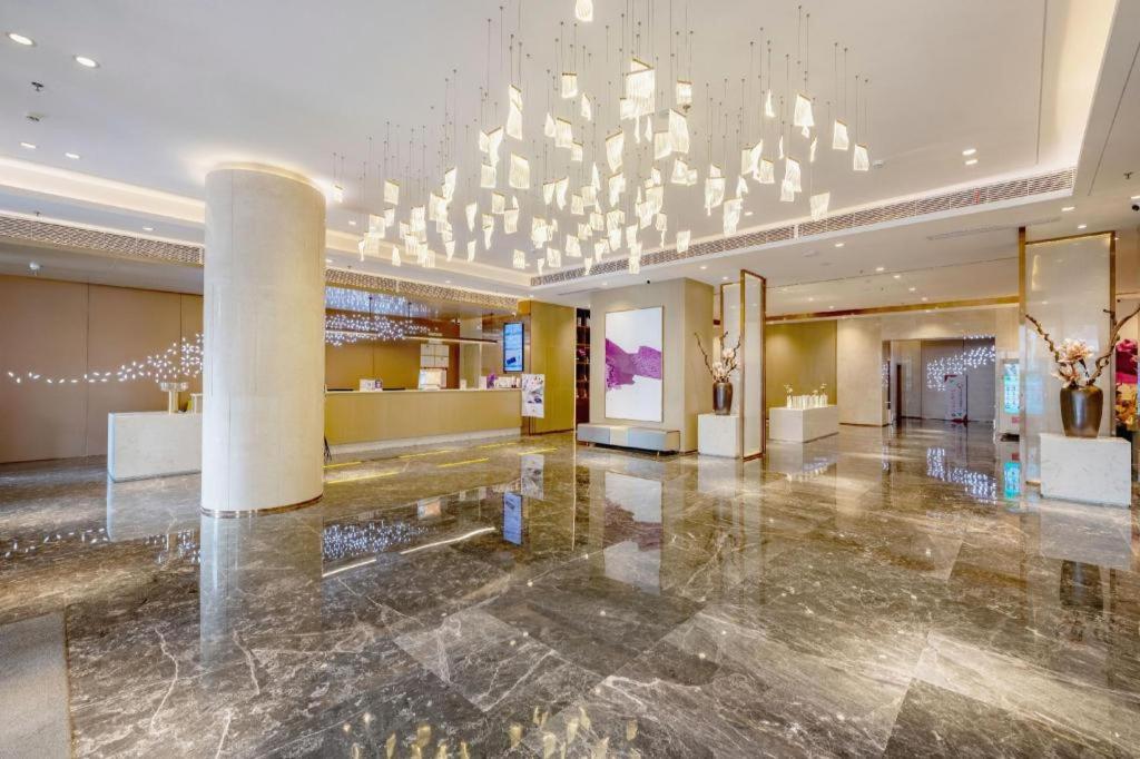 Lavande Hotel (Shenzhen Luohu Shuibei Cuizhu Metro Station) 19/48