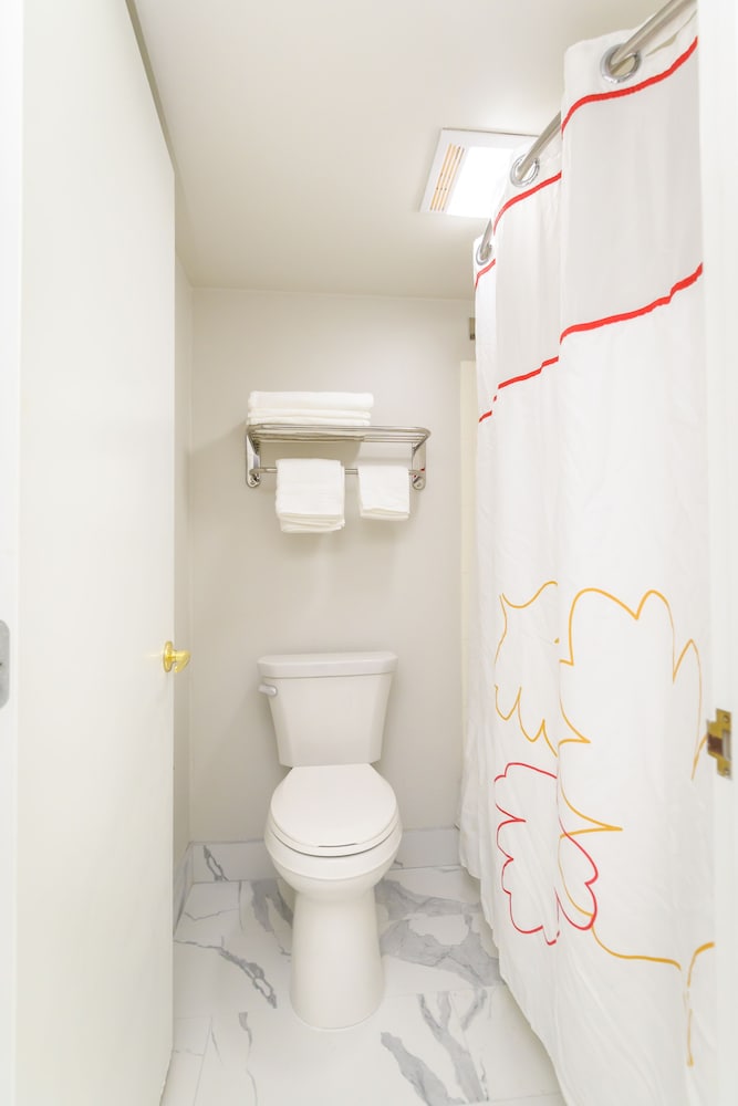 Philadelphia Suites-Extended Stay 33/33