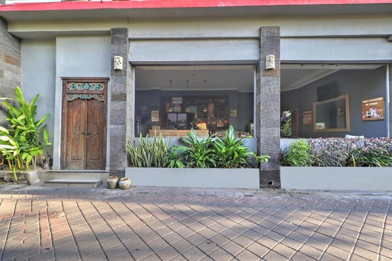 Townhouse Oak Sus Cottage Near Legian Beach in Legian