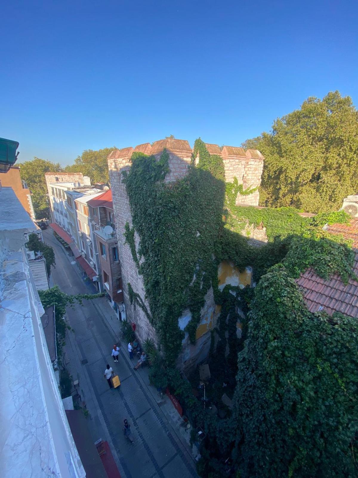 Preferred Hotel Old City 31/41