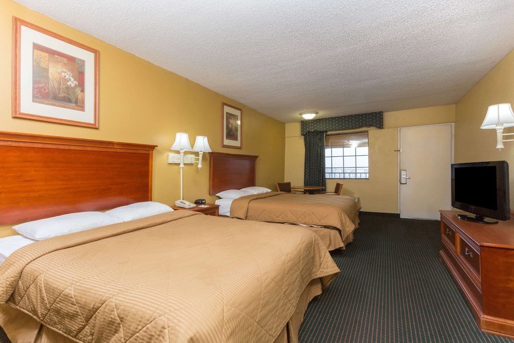 Days Inn & Suites By Wyndham Vicksburg 11/33