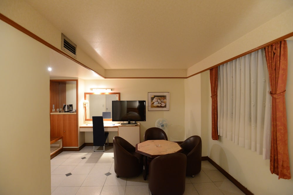 Hua Guo Hotel 35/50