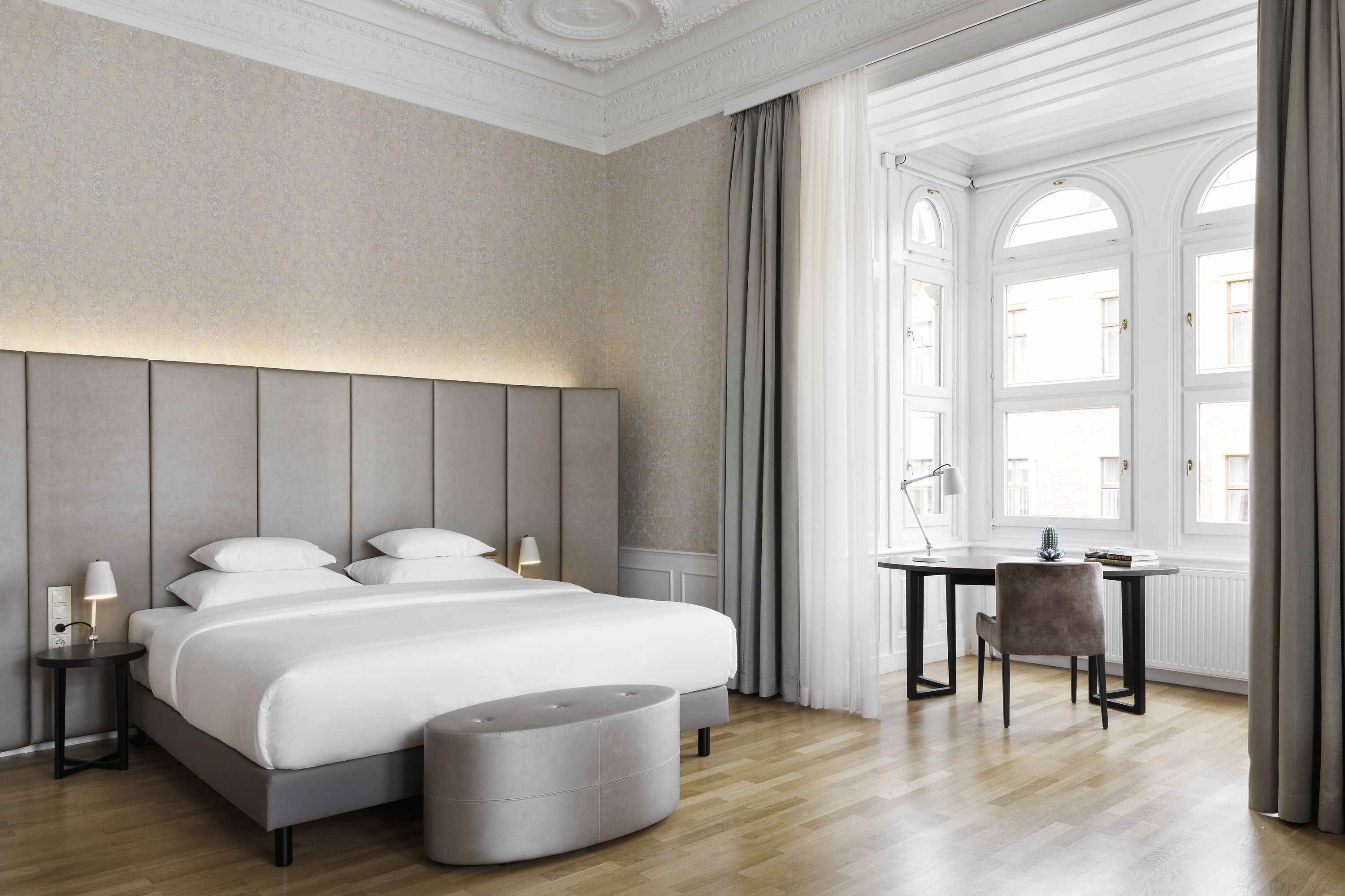 جناح جونيور بسرير كينج مع أريكة، Hotel Rathauspark Wien - Handwritten Collection (Eroffnung 2026) 2/6